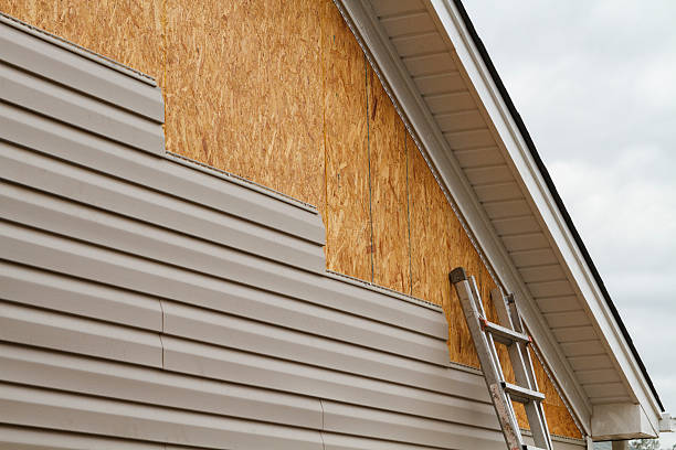 Professional Emergency Siding Repair technician working in Gresham, OR